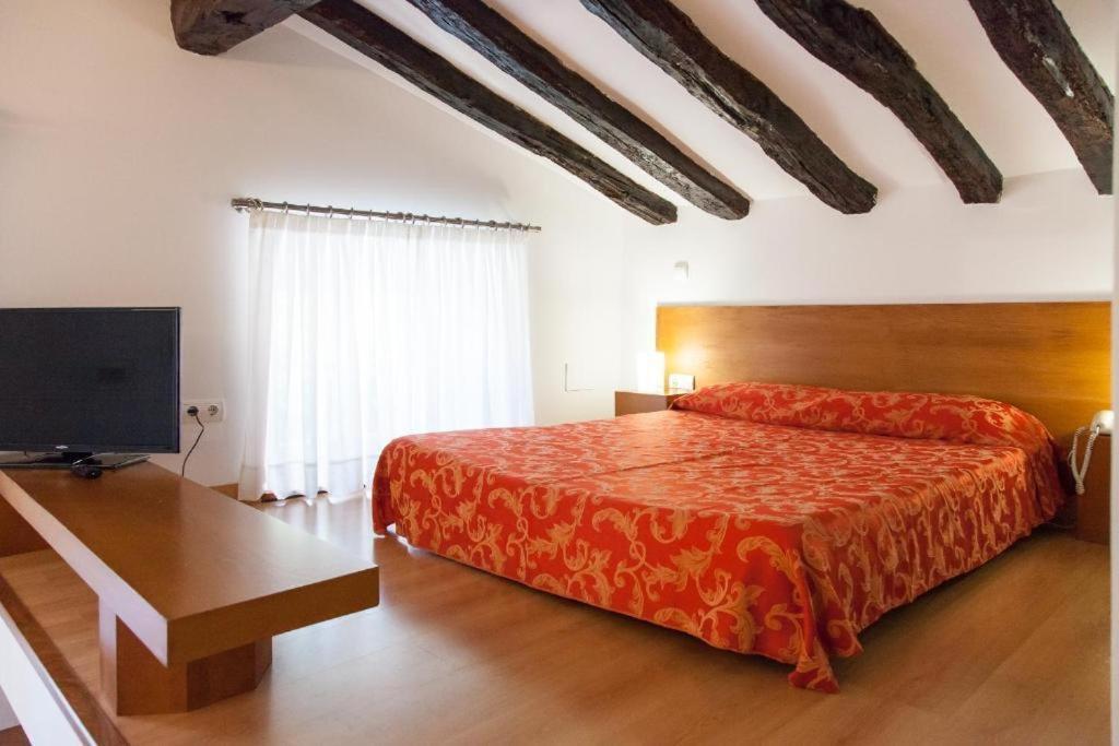 Gastro Hotel La Giraldilla Lierganes Room photo