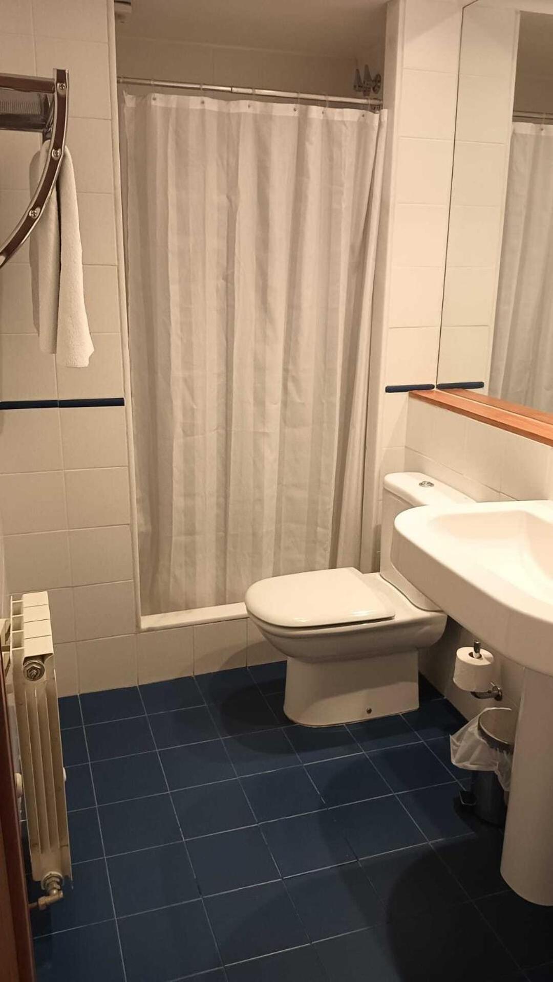 Gastro Hotel La Giraldilla Lierganes Room photo
