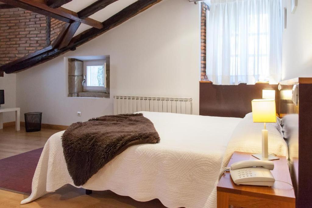 Gastro Hotel La Giraldilla Lierganes Room photo