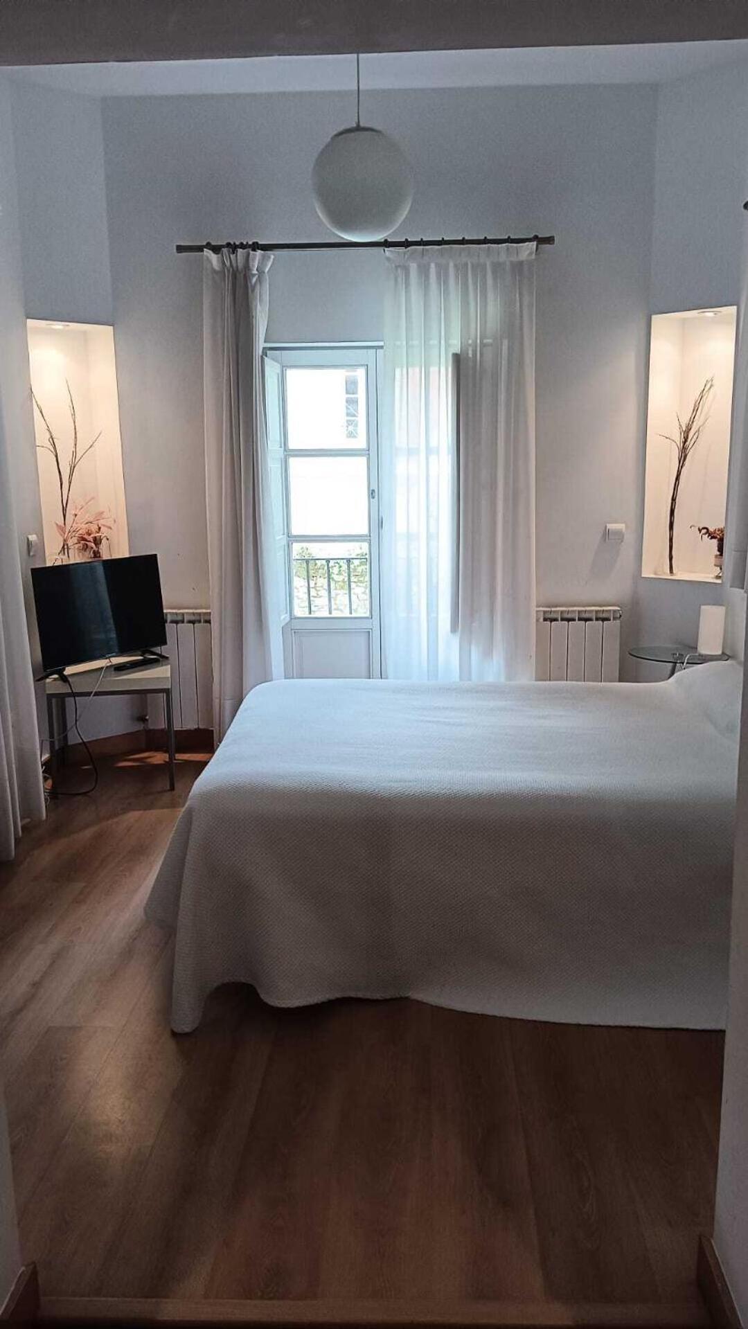 Gastro Hotel La Giraldilla Lierganes Room photo