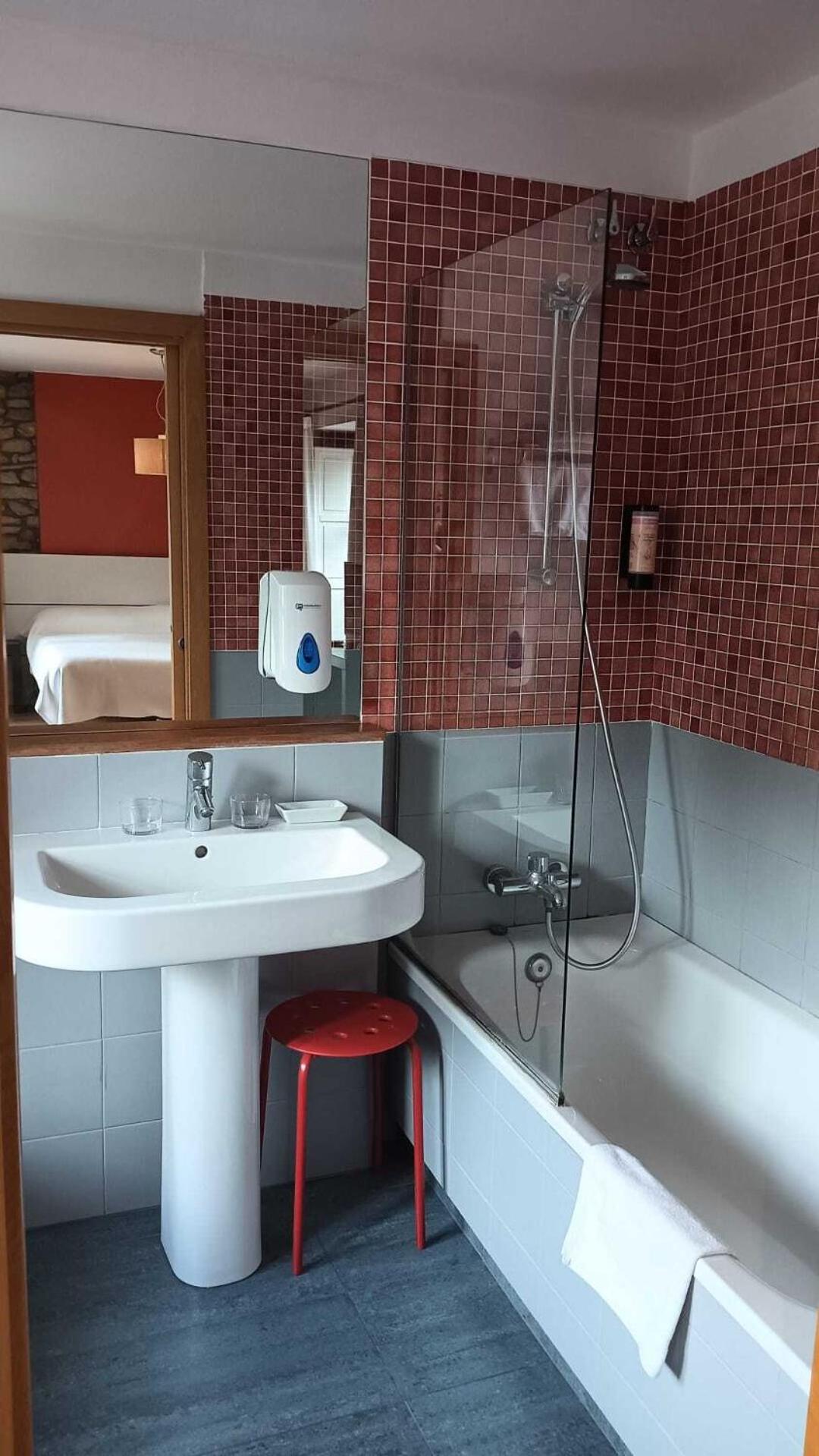 Gastro Hotel La Giraldilla Lierganes Room photo